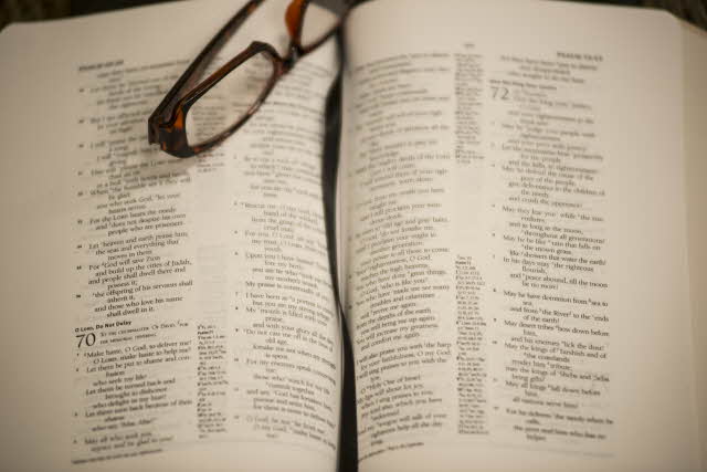 Principles for making biblically sound decisions on questionable issues, while maintaining Christian unity Principles for making biblically sound decisions on questionable issues, while maintaining Christian unity