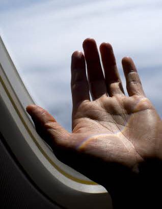 How a wise person approaches others with an open hand